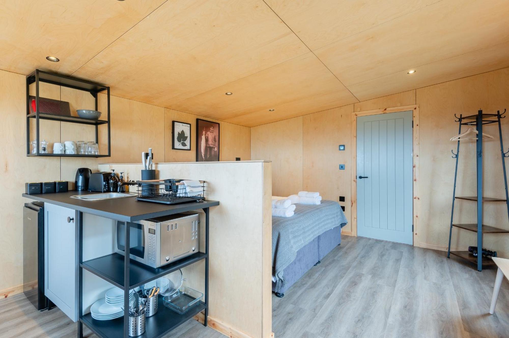 Rustic Cabins, Sea Views From Rewilded Farm With Highland Cows St. Andrews Exterior photo